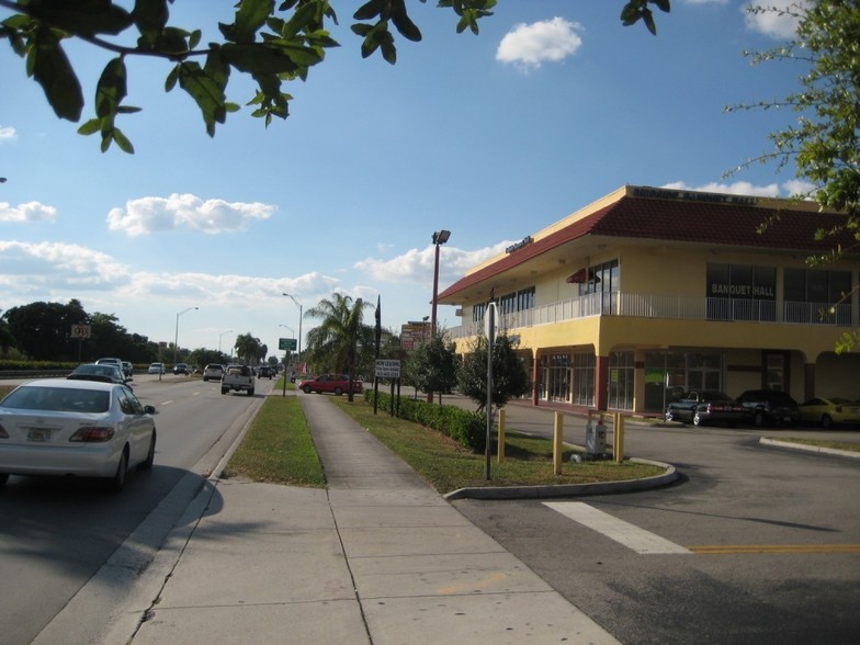 12803-12897 SW 42nd St, Miami, FL à louer - Photo de l’immeuble – Image 3 sur 3