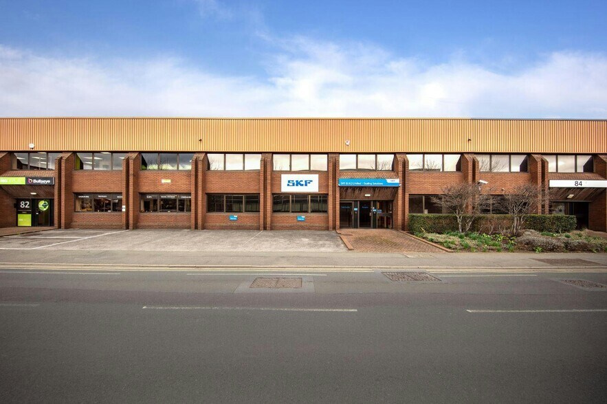 83 Buckingham Ave, Slough à louer - Photo de l’immeuble – Image 2 sur 2