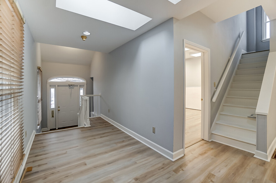 3530 Edwards Rd, Cincinnati, OH à louer - Photo de l’immeuble – Image 1 sur 23