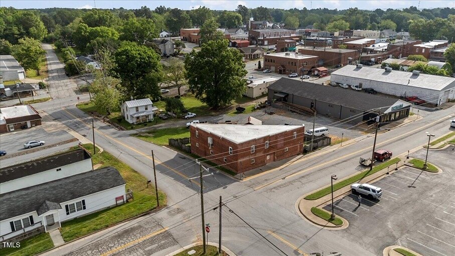 306 W Main St, South Hill, VA à vendre - Photo de l’immeuble – Image 2 sur 36
