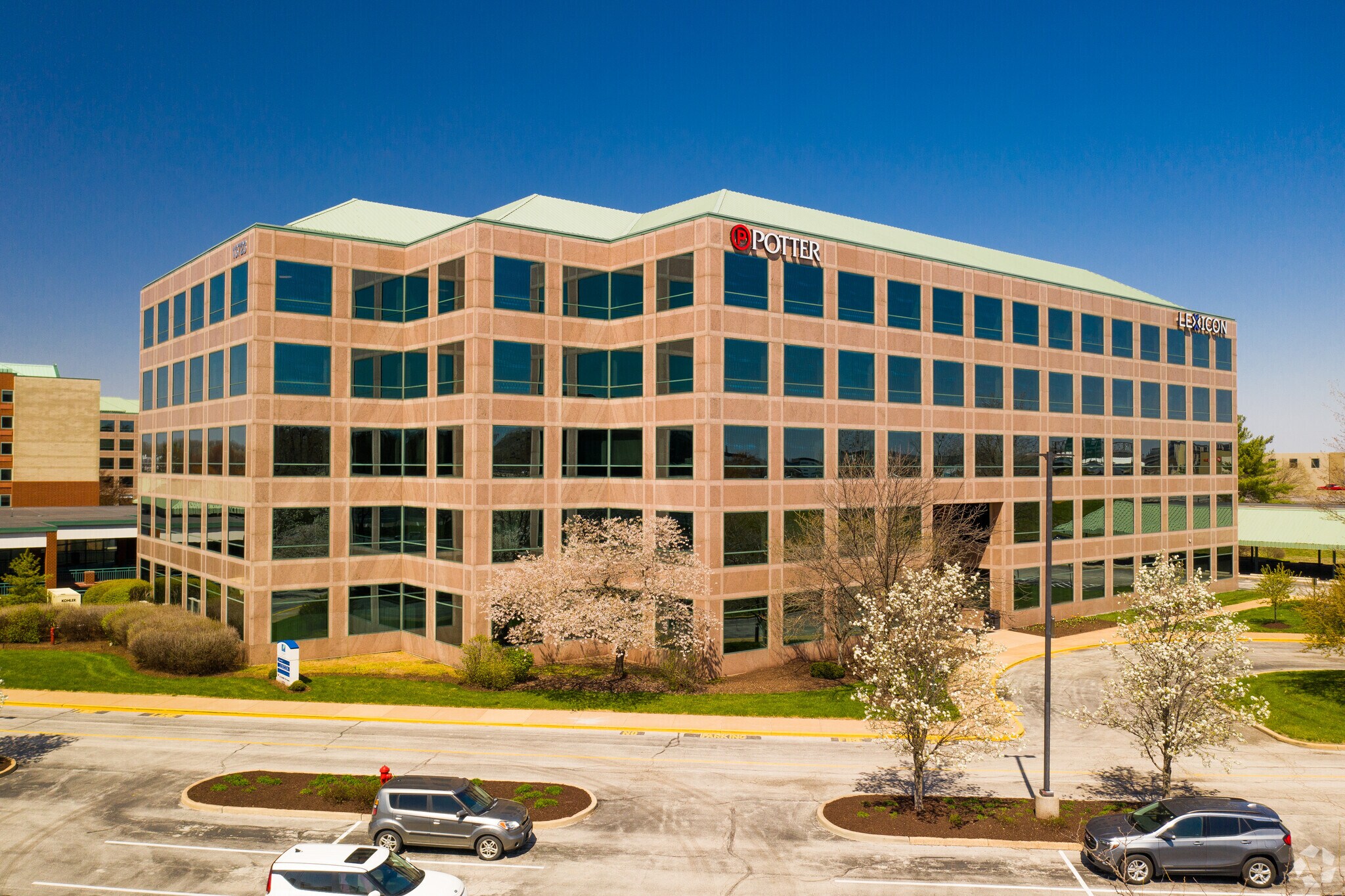 13723 Riverport Dr, Maryland Heights, MO à louer Photo de l’immeuble– Image 1 sur 16