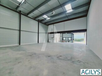 Plus de détails pour Local d'activités à louer