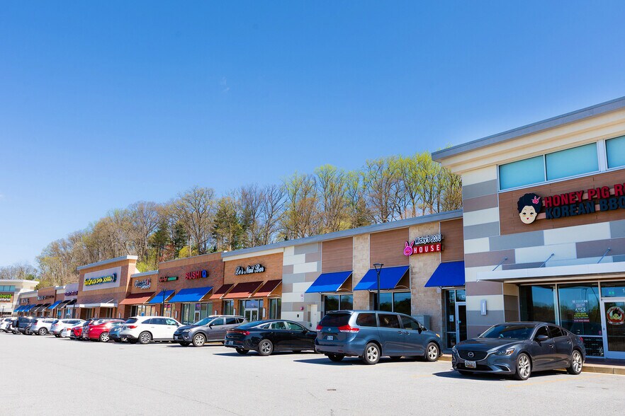 Normandy Shopping Center portefeuille de 6 biens à vendre sur LoopNet.fr - Photo de l’immeuble – Image 2 sur 25