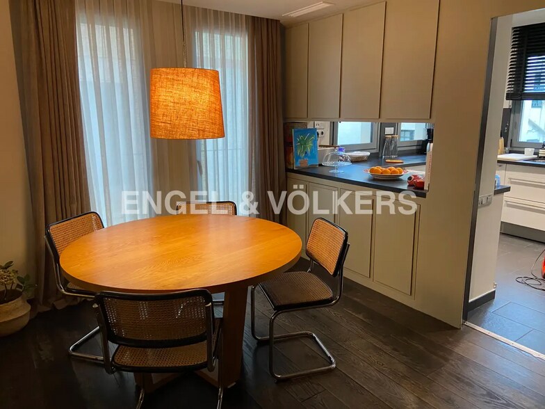Immeuble residentiel dans Barcelone, Barcelona à vendre - Photo intérieure – Image 2 sur 7