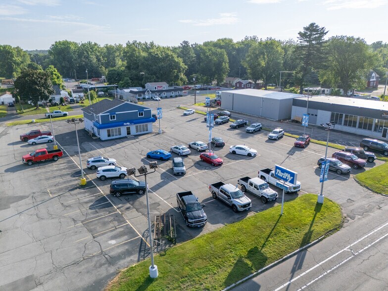300 E Main St, Westfield, MA à vendre - Photo de l’immeuble – Image 3 sur 12