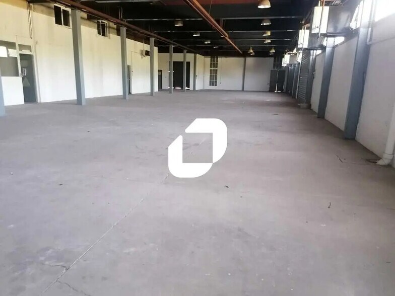 Local d’activités dans Chilly-Mazarin à louer - Photo de l’immeuble – Image 3 sur 6