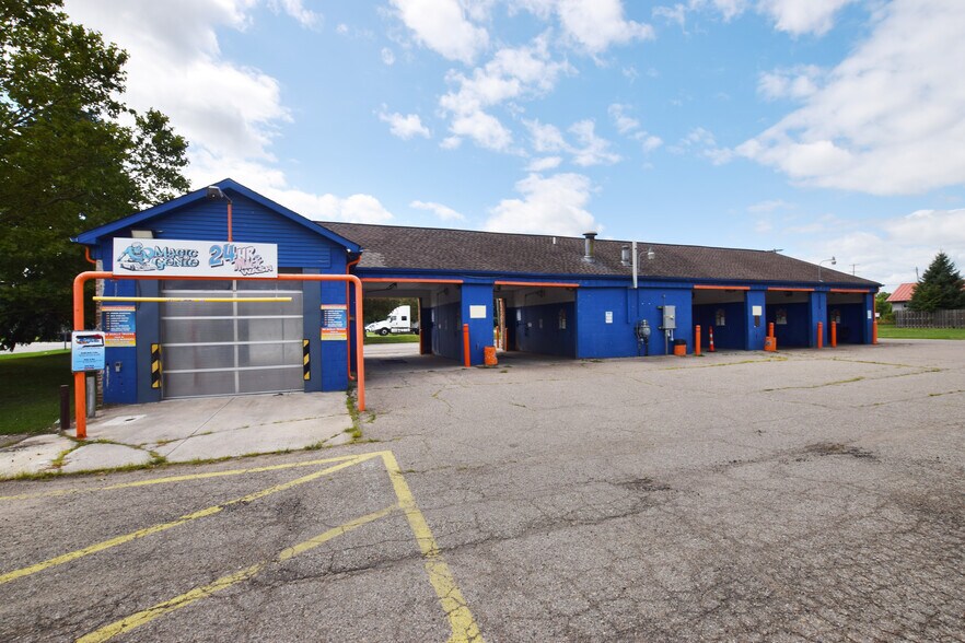 5069 Fenton Rd, Flint, MI à vendre - Photo de l’immeuble – Image 2 sur 10