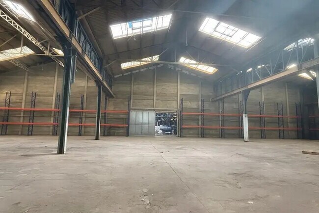 Plus de détails pour Industriel/Logistique à louer