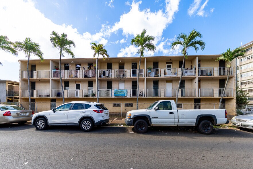 94-123 Pupunohe St, Waipahu, HI à vendre - Photo de l’immeuble – Image 2 sur 25