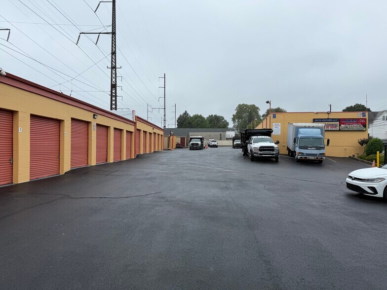 1124 Lincoln Ave, Prospect Park, PA à louer - Photo de l’immeuble – Image 2 sur 9