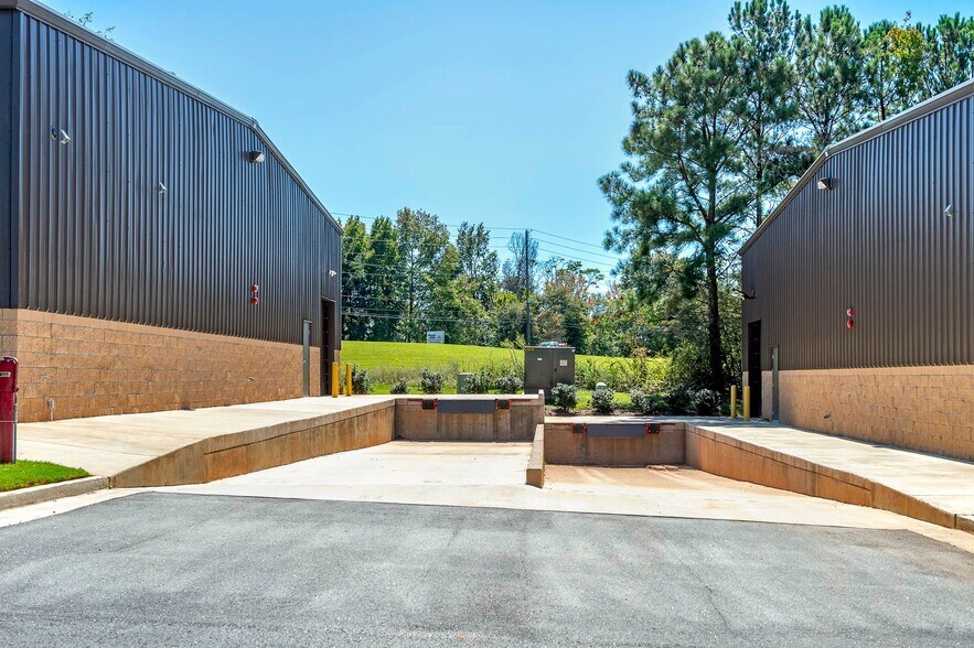 200 Charles Ct, Mcdonough, GA à louer - Photo de l’immeuble – Image 3 sur 4