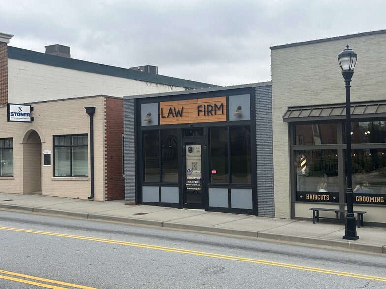 115 S Main St, Greer, SC à louer - Photo de l’immeuble – Image 1 sur 5