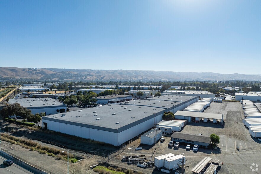 1660-1678 Delta Ct, Hayward, CA à louer - Aérien – Image 3 sur 15