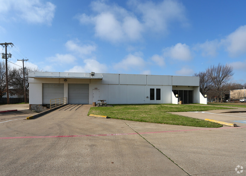 113 NW Hillery St, Burleson, TX à louer - Photo de l’immeuble – Image 2 sur 4