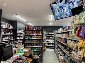 73 High St, Londres à louer Photo intérieure– Image 2 sur 6