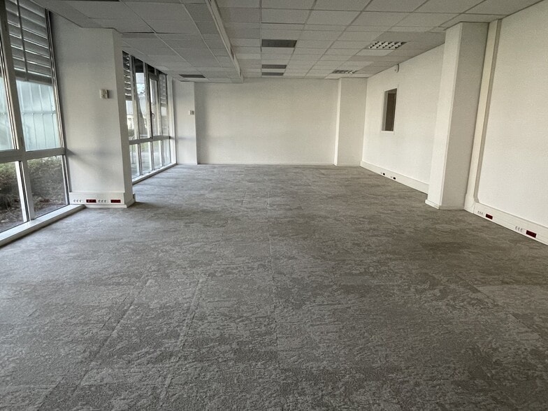 19 Allée James Watt, Mérignac à louer - Photo de l’immeuble – Image 3 sur 9