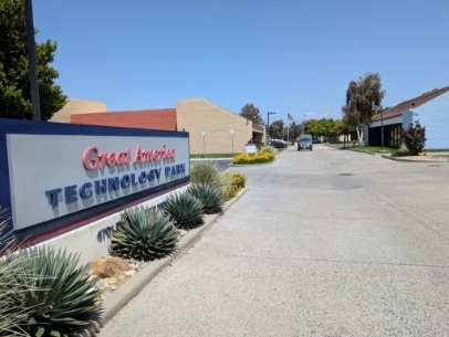 4701 Patrick Henry Dr, Santa Clara, CA à louer Photo principale– Image 1 sur 56