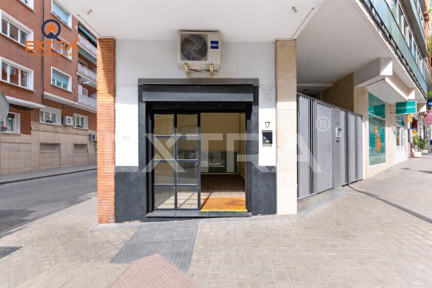 Immeuble residentiel dans Madrid, Madrid à vendre - Photo principale – Image 1 sur 8