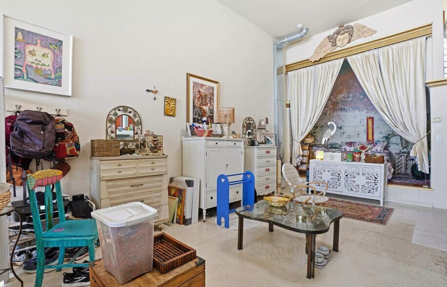 733 Loring Ave, Crockett, CA à vendre - Photo intérieure – Image 2 sur 14