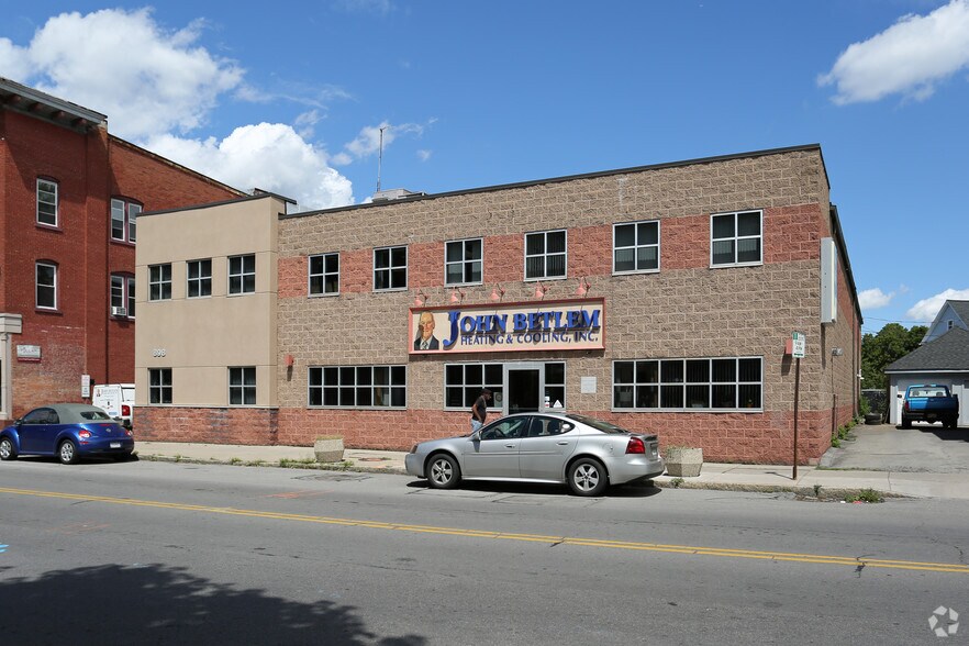 898 S Clinton Ave, Rochester, NY à vendre - Photo principale – Image 1 sur 26