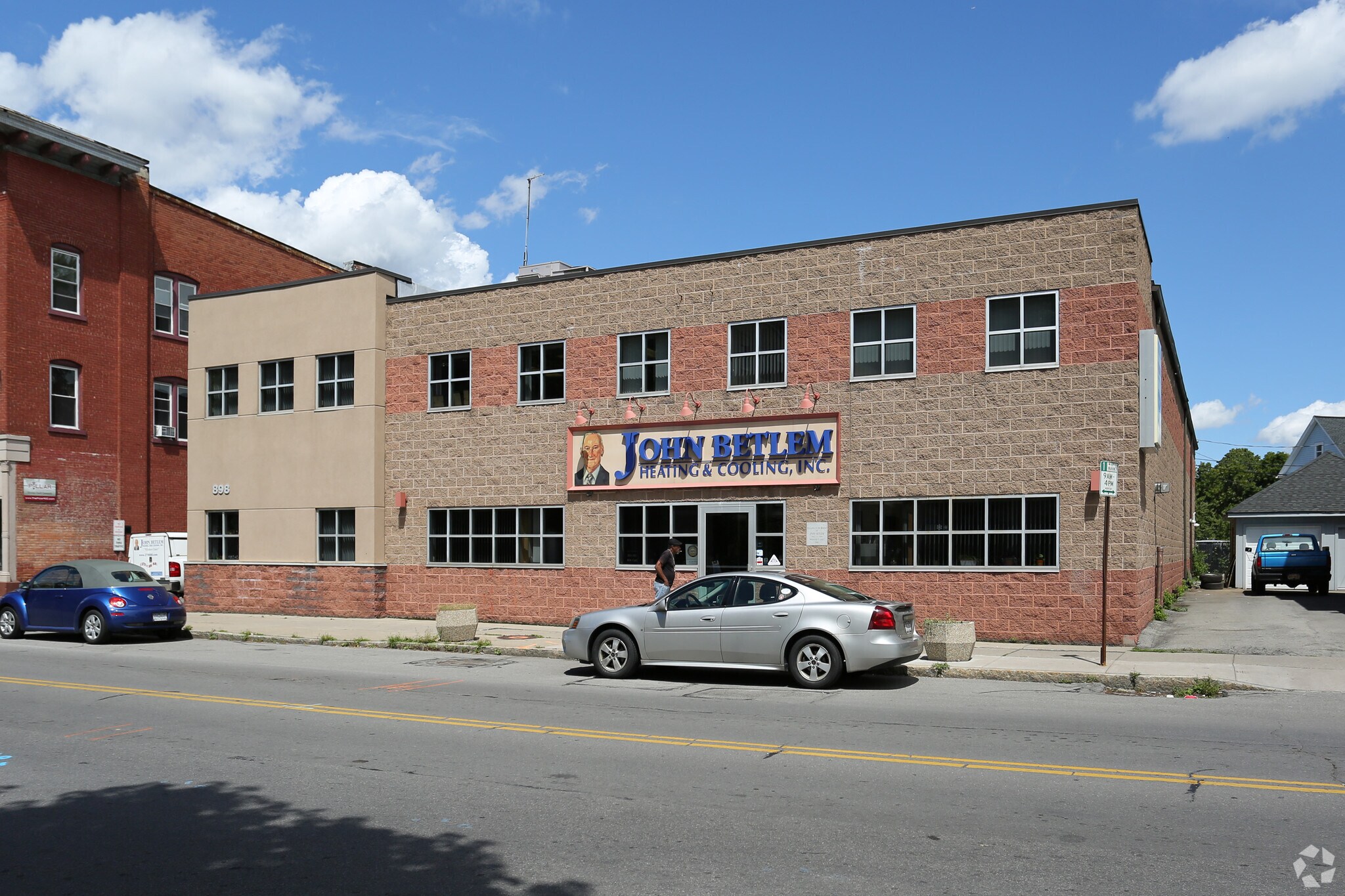 South Clinton Village portefeuille de 5 biens à vendre sur LoopNet.fr Photo principale– Image 1 sur 17