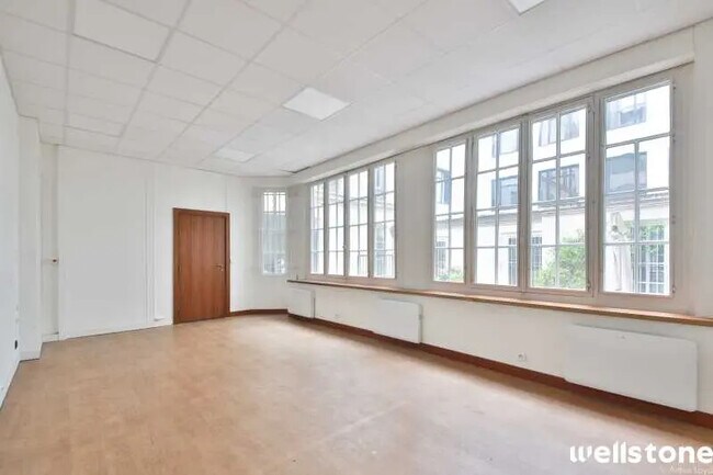 Plus de détails pour 29 Rue D'Astorg, Paris - Bureau à louer