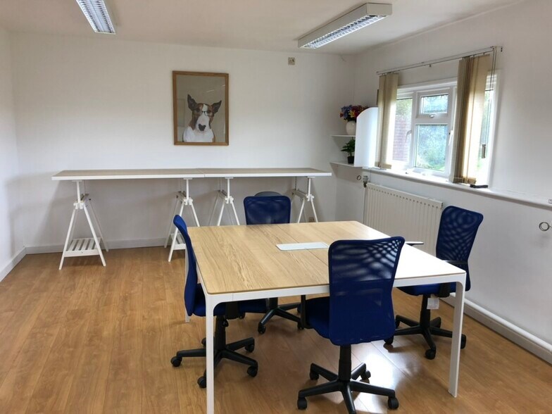 Offices at Crest House, Middle Wallop à louer - Photo de l’immeuble – Image 2 sur 5