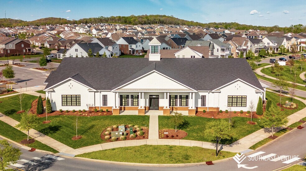 1660 Drakes Creek Rd, Hendersonville, TN à vendre - Photo principale – Image 1 sur 5