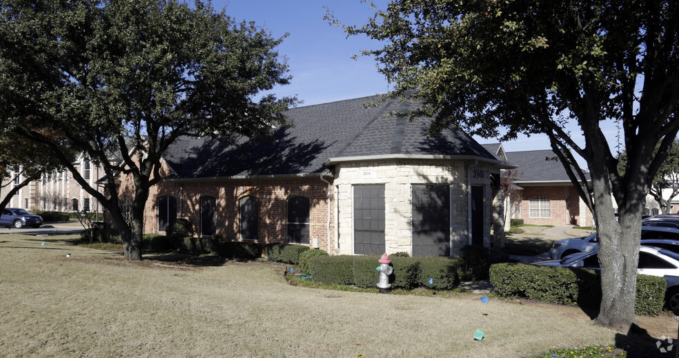 2016 Justin Rd, Highland Village, TX à louer - Photo de l’immeuble – Image 2 sur 6