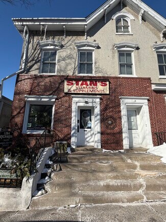 Plus de détails pour 17 W Court St, Doylestown, PA - Bureau/Local commercial à louer