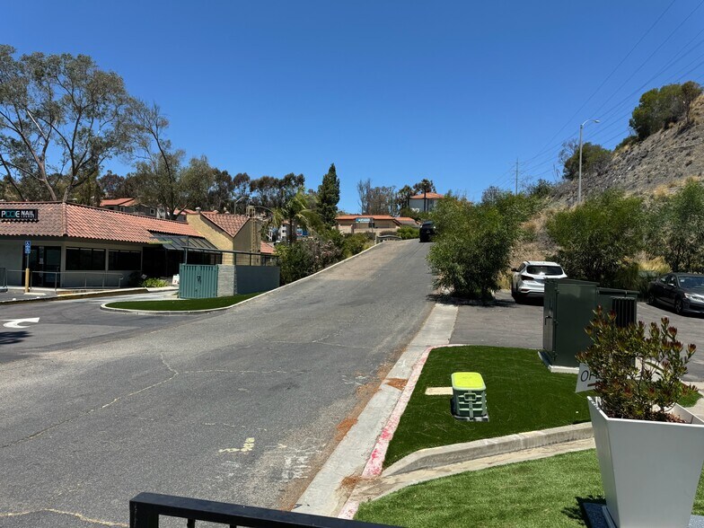 12889 Rancho Penasquitos Blvd, San Diego, CA à louer - Photo de l’immeuble – Image 3 sur 30