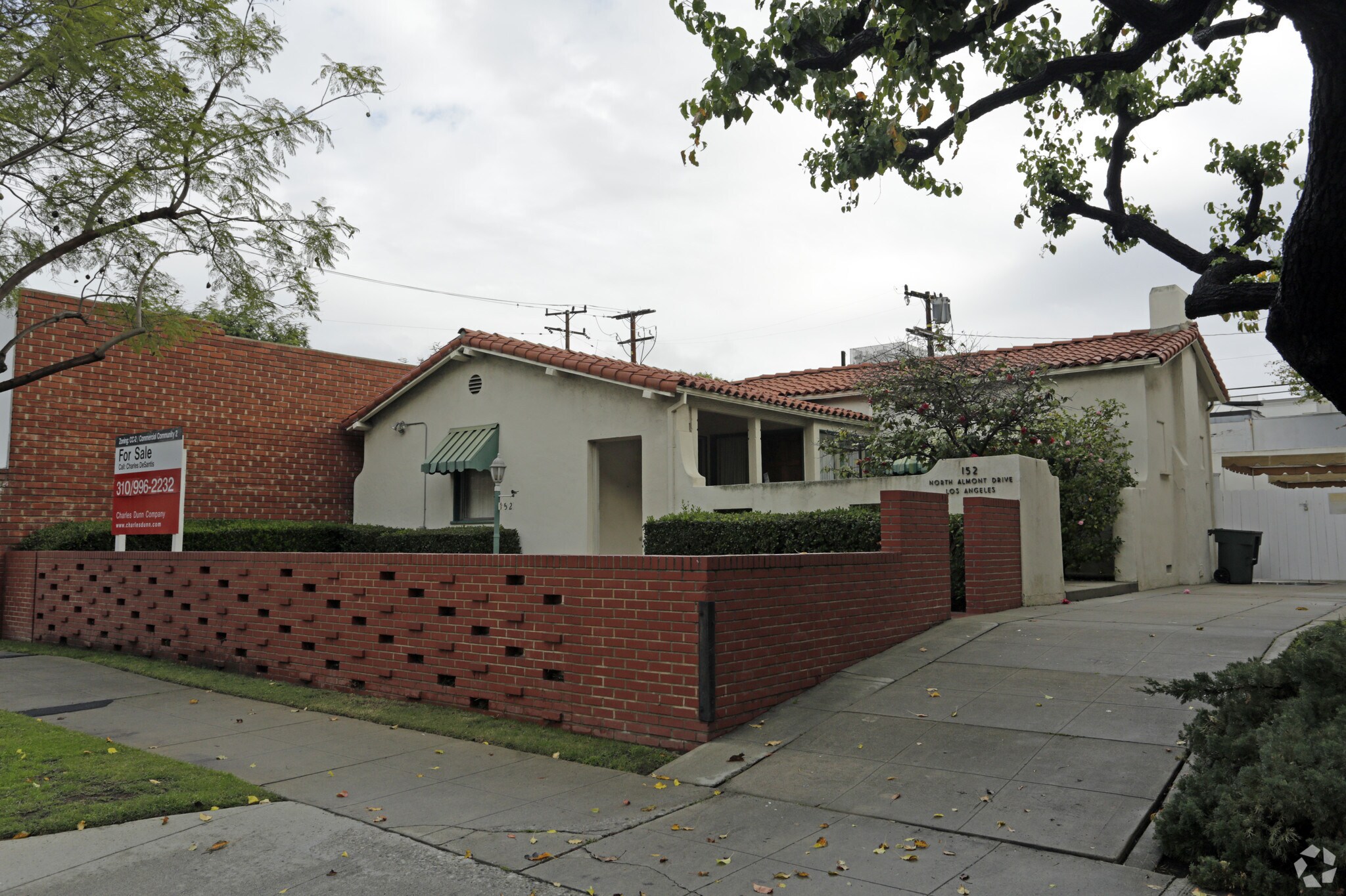 152 N Almont Dr, West Hollywood, CA à louer Photo principale– Image 1 sur 3