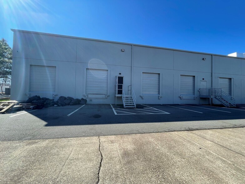 3501 Spring Forest Rd, Raleigh, NC à louer - Photo de l’immeuble – Image 3 sur 4