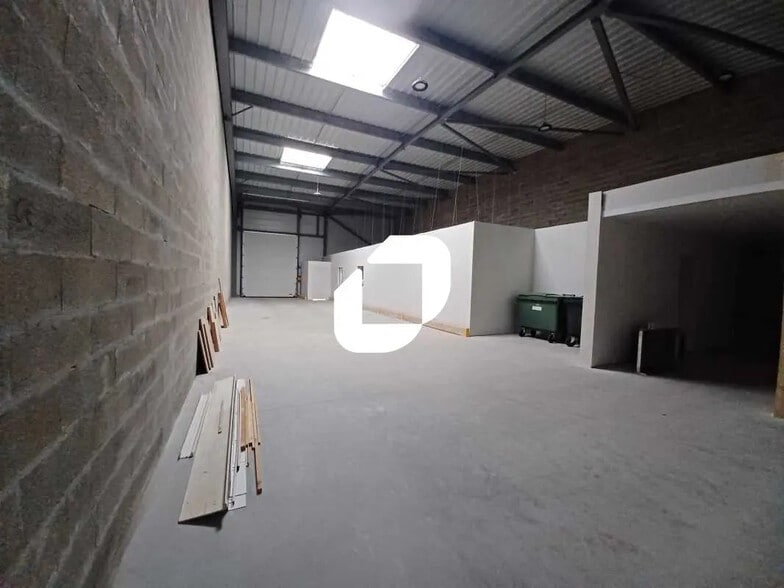 Bureau dans Artigues-près-Bordeaux à louer - Photo de l’immeuble – Image 3 sur 9