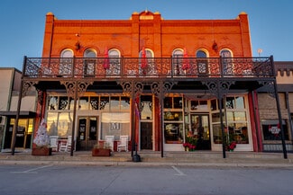 Plus de détails pour 221 W Main St, Tishomingo, OK - Hôtellerie à vendre