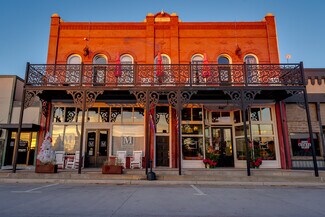 Plus de détails pour 221 W Main St, Tishomingo, OK - Hôtellerie à vendre