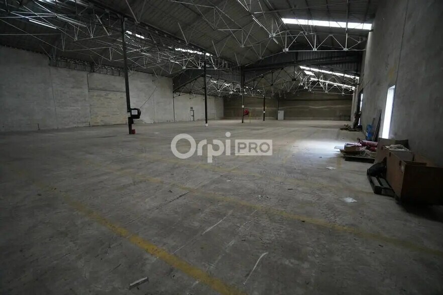 Local d'activités dans Selongey à vendre - Photo de l’immeuble – Image 2 sur 12