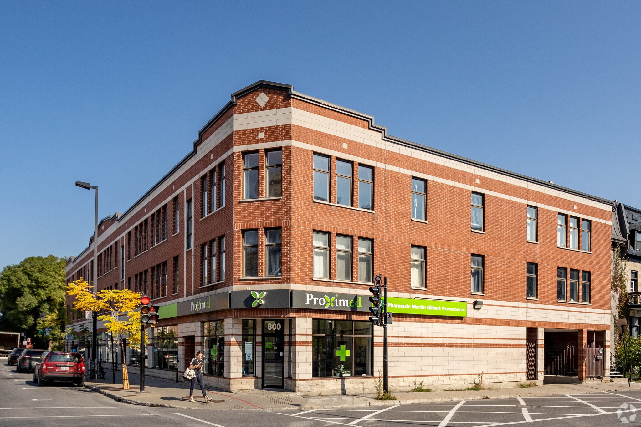 800-810 Rue Ontario E, Montréal, QC à louer Photo principale– Image 1 sur 4