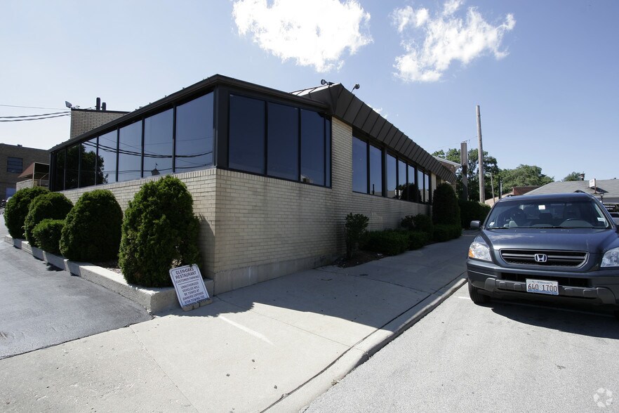 479 Pennsylvania Ave, Glen Ellyn, IL à vendre - Photo de l’immeuble – Image 3 sur 6