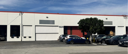 4605-4631 S Alameda St, Los Angeles, CA à louer Photo de l’immeuble– Image 1 sur 4