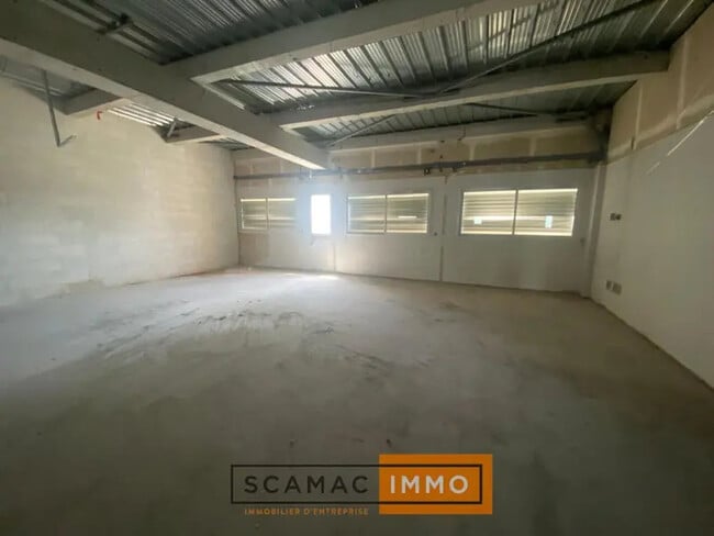 Plus de détails pour Local commercial à louer