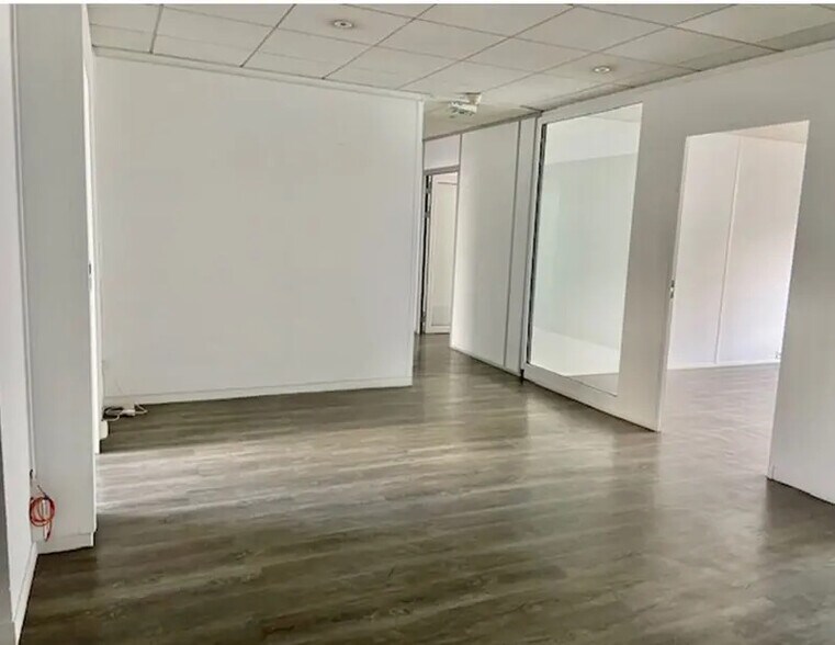 Bureau dans Levallois-Perret à louer - Photo de l’immeuble – Image 1 sur 8