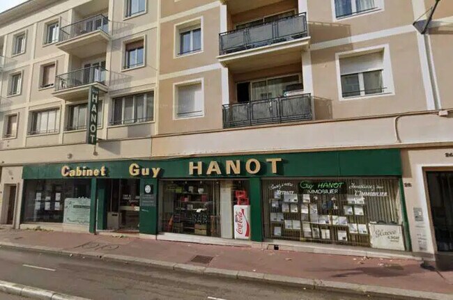 Plus de détails pour Local commercial à louer