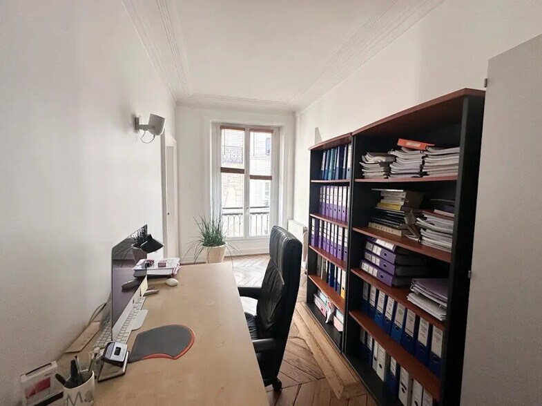 Bureau dans Paris à louer - Photo de l’immeuble – Image 3 sur 7