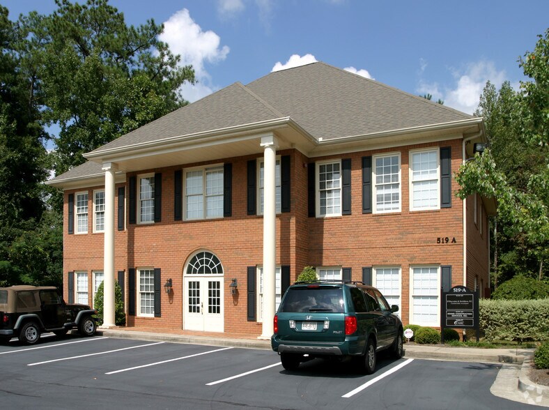 519 Johnson Ferry Rd, Marietta, GA à louer - Photo de l’immeuble – Image 2 sur 17