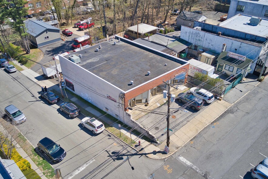 22-26 Railroad Ave, Glen Head, NY à vendre - Photo de l’immeuble – Image 1 sur 6
