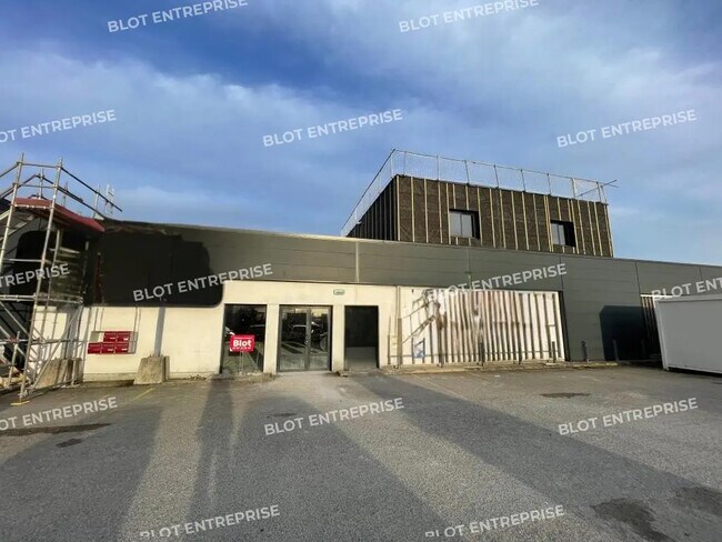 Plus de détails pour 160 Rue De Kerlo, Caudan - Local commercial à louer