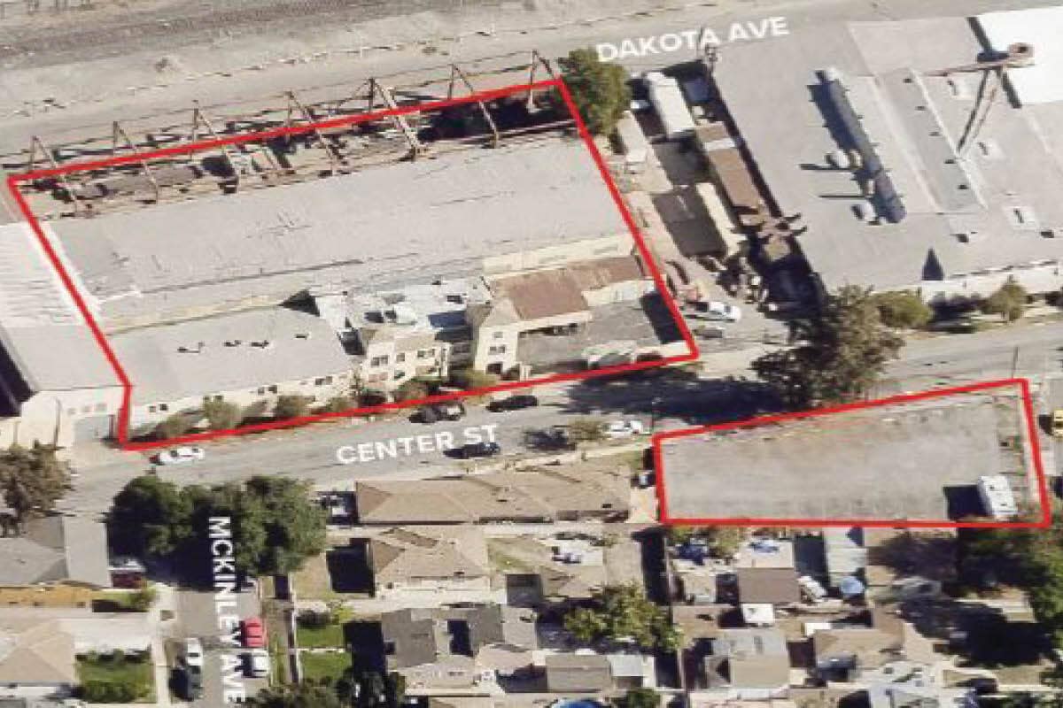 11810 Center St, South Gate, CA à louer Aérien– Image 1 sur 2