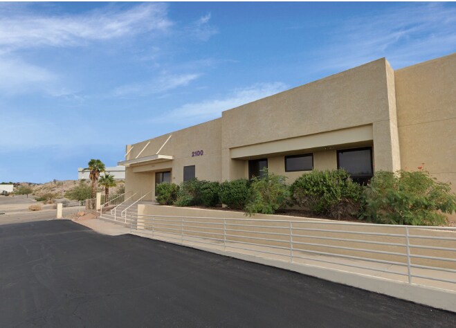 2100 College Dr, Lake Havasu City, AZ à vendre - Photo de l’immeuble – Image 3 sur 29