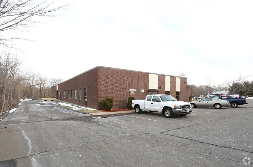 151-167 John Downey Dr, New Britain, CT à louer - Photo de l’immeuble – Image 1 sur 18